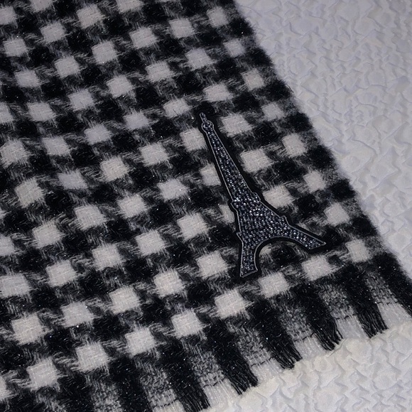 Karl Lagerfeld Black & White Plaid Rectangular Scarf Eiffel Tower Patch NWT - Picture 15 of 16